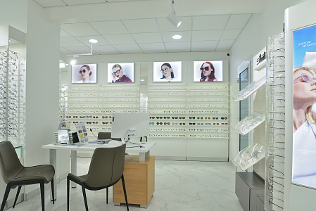 Первоуральск, проспект Ильича, 8 / ул. Чкалова, 49, Первоуральск, проспект Ильича, 8 / ул. Чкалова, 49