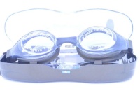 Очки  для плавания в футляре